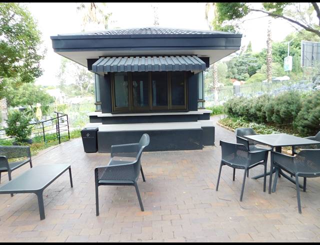 182M² OFFICE TO LET IN HYDE PARK